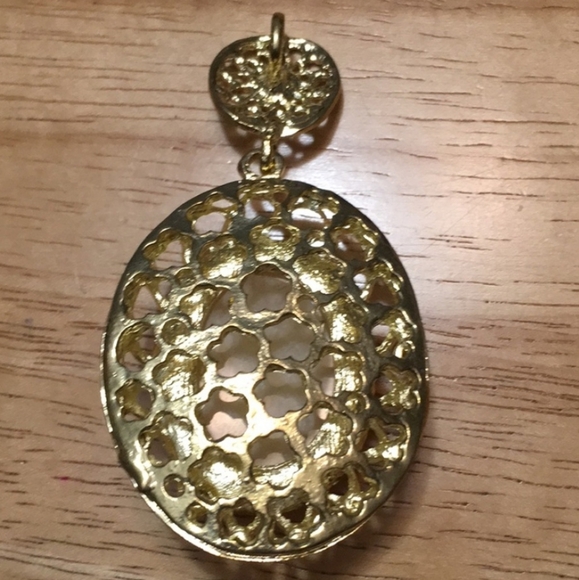 Statement Pendant - Picture 2 of 2